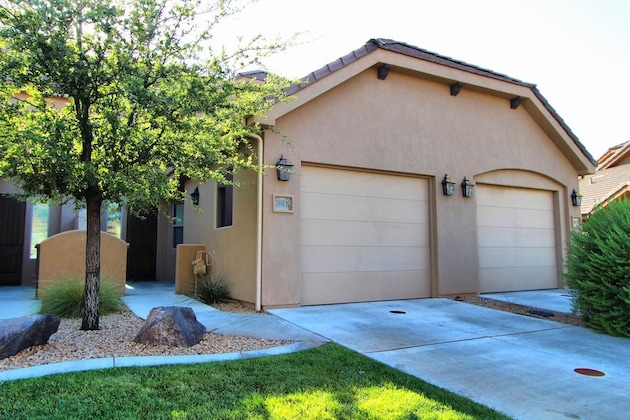 Gallery - Canyon Villas At Coral Ridge