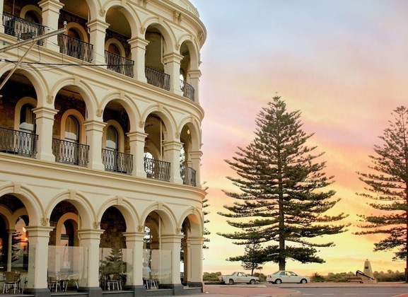 Gallery - Largs Pier Hotel Motel