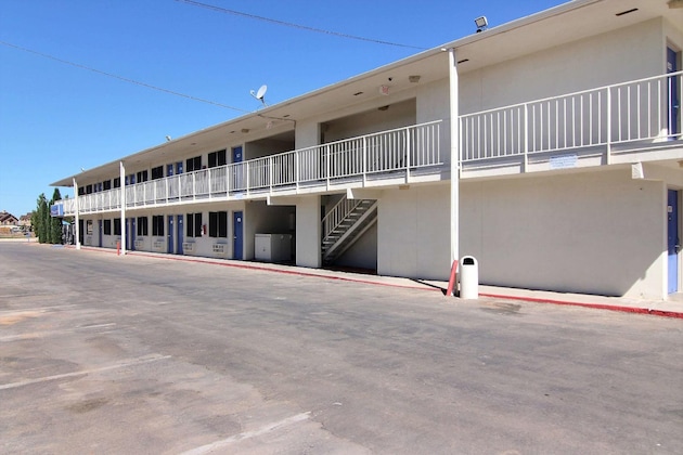 Gallery - Motel 6 Carlsbad