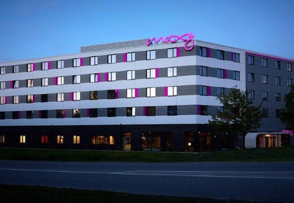 Gallery - Moxy Munich Airport