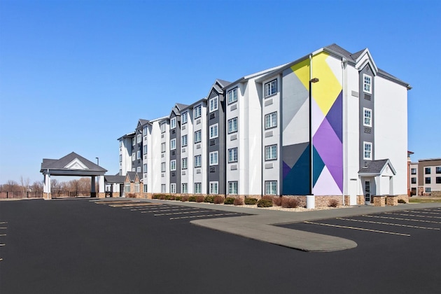 Gallery - Spark By Hilton Rochester South