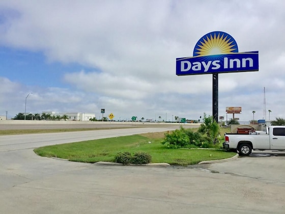 Gallery - Days Inn & Suites By Wyndham Katy