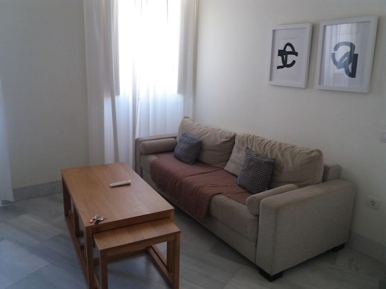 Gallery - Urbanliving Alcazabilla