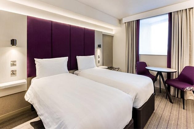 Gallery - Premier Inn London City (Tower Hill)