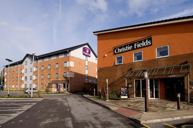 Gallery - Premier Inn Manchester West Didsbury