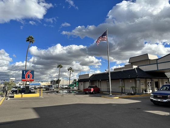 Gallery - Econo Lodge Inn & Suites Mesa