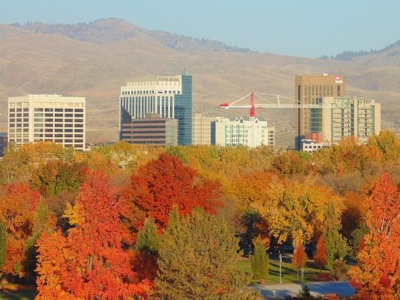 Gallery - Holiday Inn Express & Suites Boise Airport By Ihg