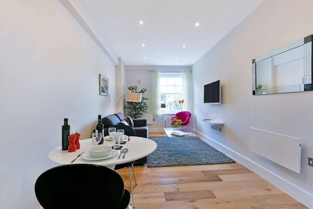 Gallery - Swiss Cottage Two