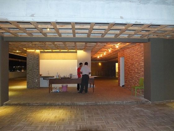 Gallery - Studio Inn & Suites