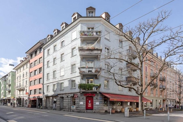 Gallery - Swiss Star Longstreet
