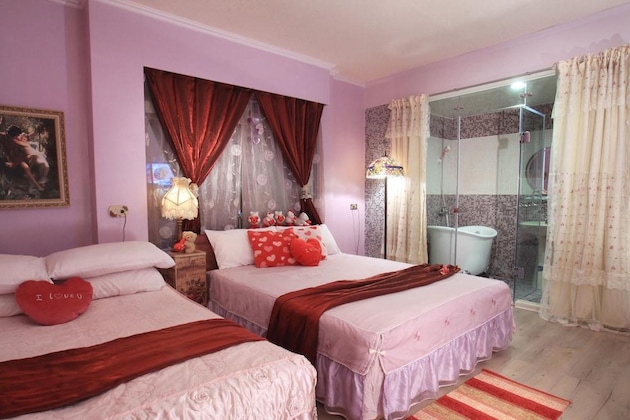 Gallery - Love In Pearl Hostel