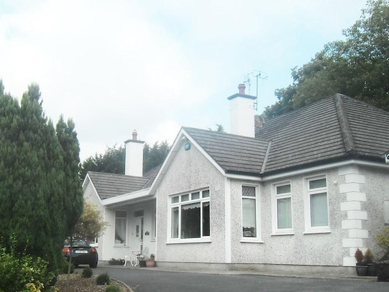 Gallery - Launard House