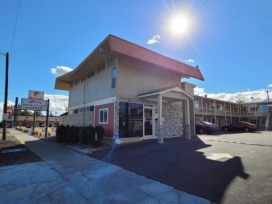 Gallery - Holiday Lodge Yakima