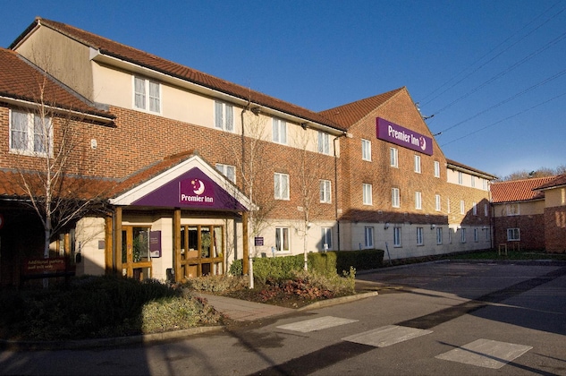 Gallery - Premier Inn Swindon West (M4