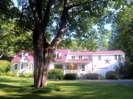 Gallery - The Buttonwood Inn On Mt. Surprise