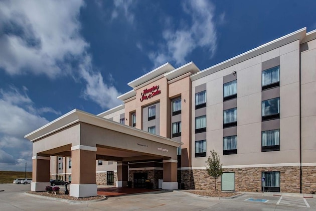 Gallery - Hampton Inn & Suites Wichita Airport
