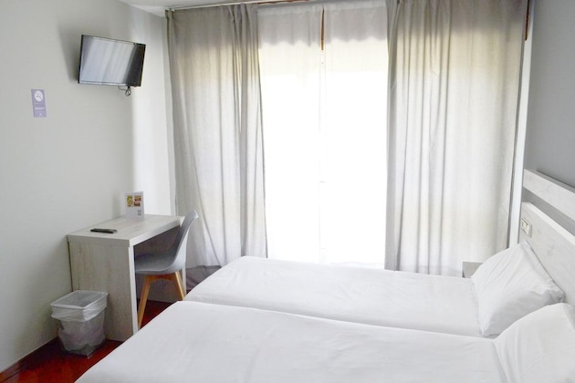Gallery - Hostal Alda Puerta Coruña