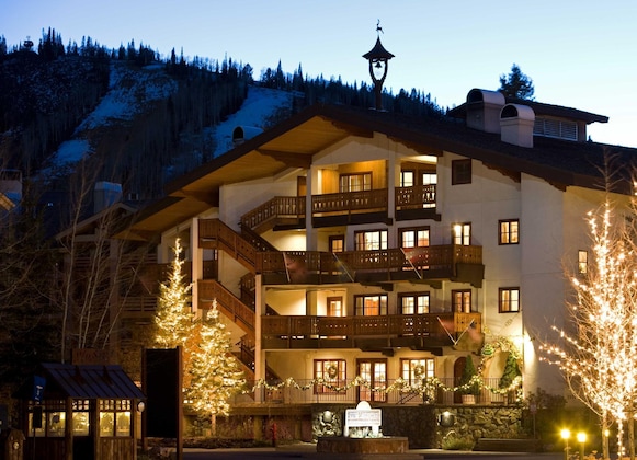 Gallery - Goldener Hirsch, Auberge Collection