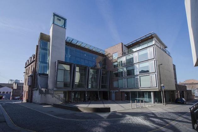 Gallery - Arthouse Hotel
