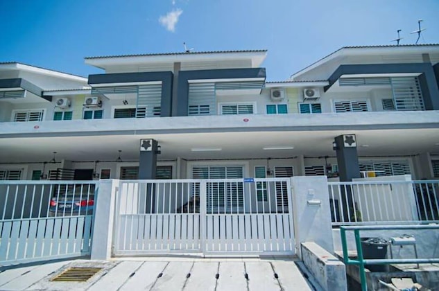 Gallery - Ipoh Meru Animation Stay By Grab A Stay