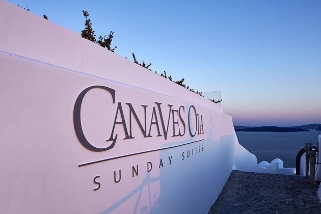 Gallery - Canaves Sunday