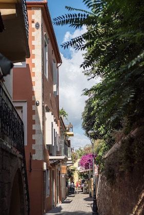 Gallery - Elia Portou Due