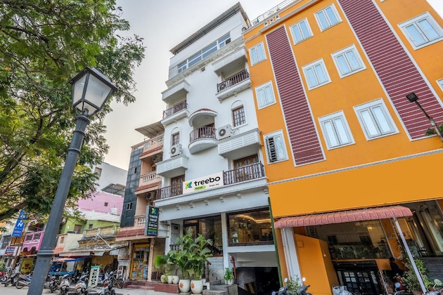 Gallery - Treebo Grace Inn, 3 Min Walk From Promenade Beach