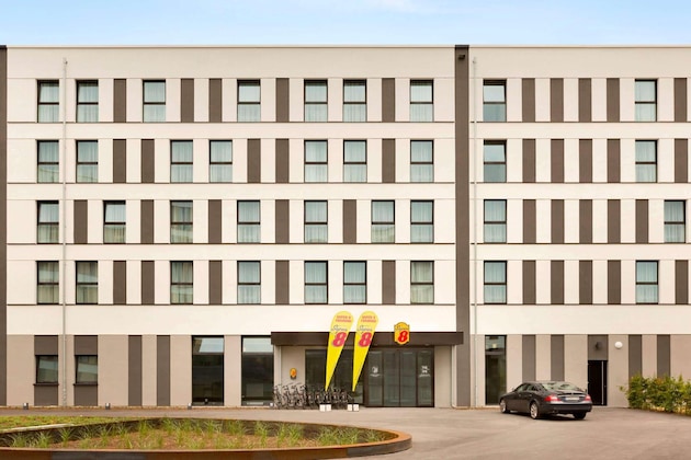 Gallery - Super 8 By Wyndham Freiburg