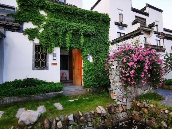 Gallery - Huangshan Huizhou Creek Villa