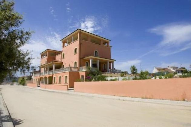 Gallery - La Madonnina