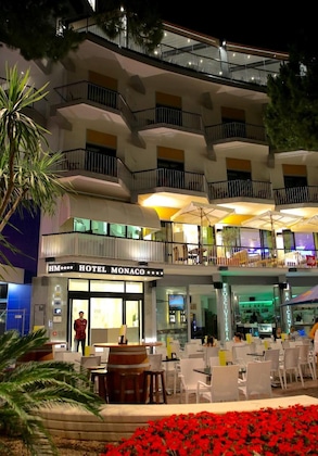 Gallery - Monaco Suites Hotel