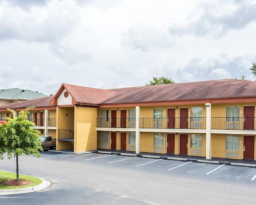 Gallery - Econo Lodge Coliseum