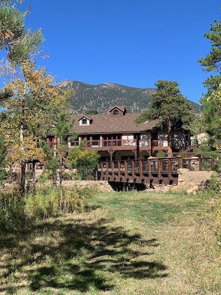 Gallery - The Landing At Estes Park - Riverside Retreat