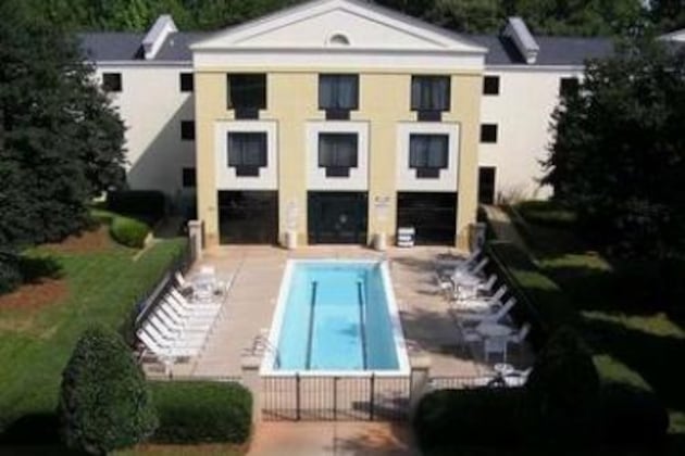 Gallery - Wyndham Garden