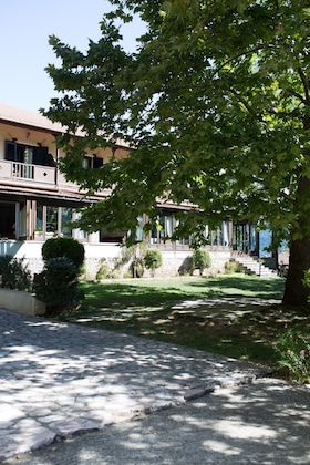 Gallery - Country Club Hotel & Suites
