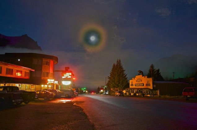 Gallery - Soda Butte Lodge