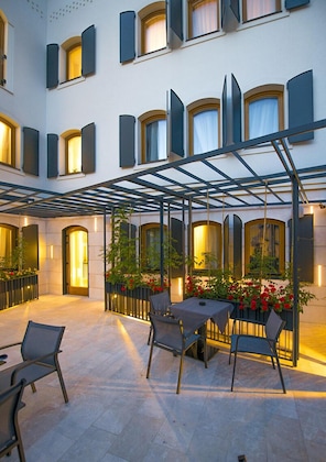Gallery - Hotel Sana