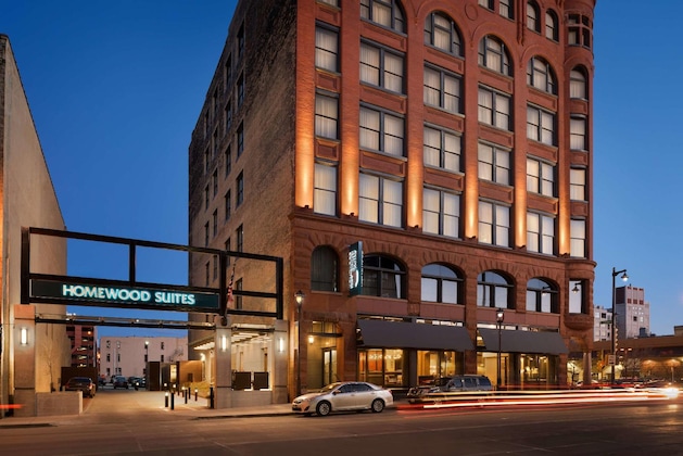 Gallery - Homewood Suites By Hilton Milwaukee Downtown