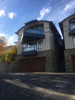 Gallery - Luxury On Lakeside
