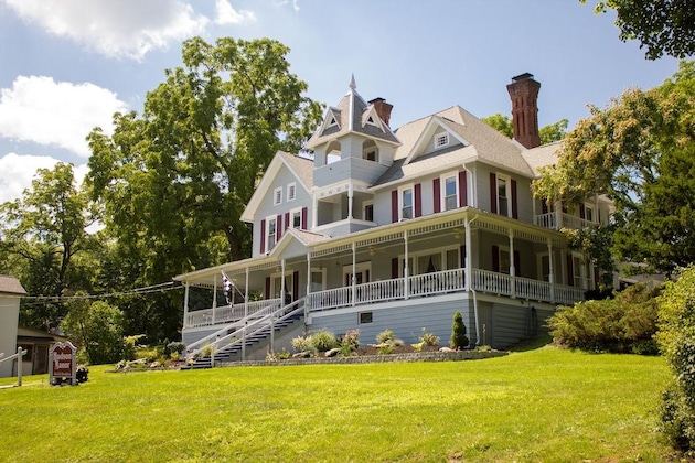 Gallery - Hudson Manor Bed and Breakfast