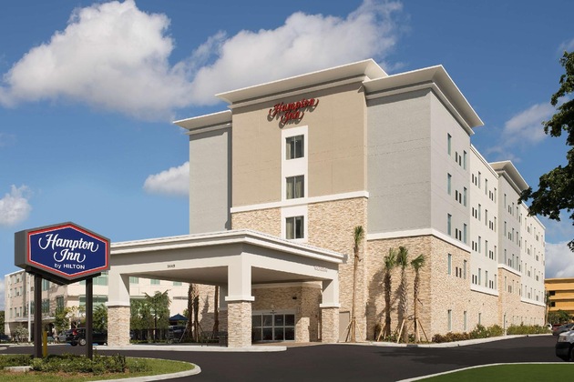 Gallery - Hampton Inn Miami Airport East