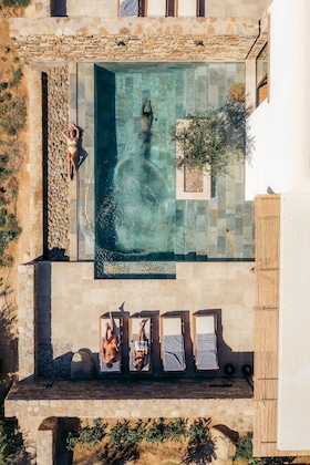 Gallery - Hide Out  Suites and Villas