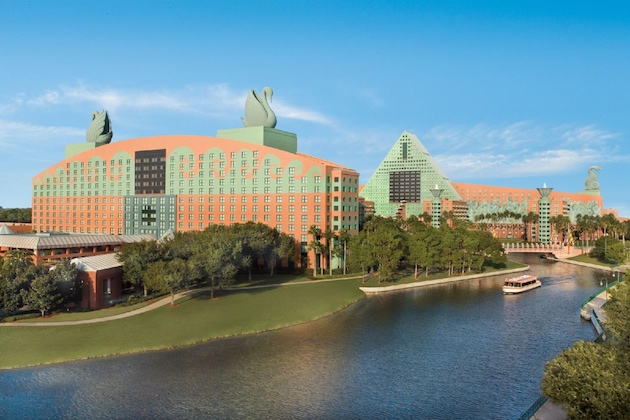 Gallery - Walt Disney World Swan and Dolphin