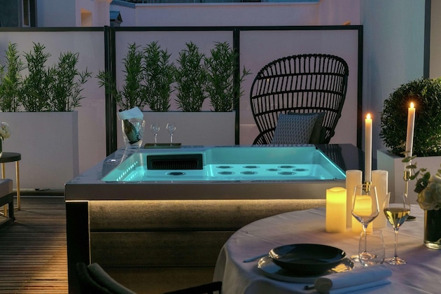 Gallery - Niepce Paris Hotel, Curio Collection By Hilton