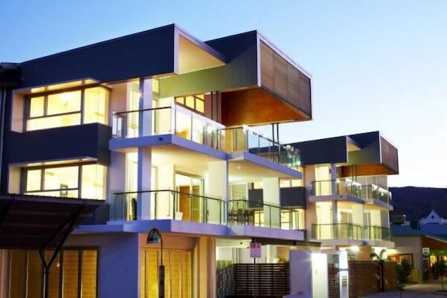 Gallery - Maggies Beachfront Apt. 9