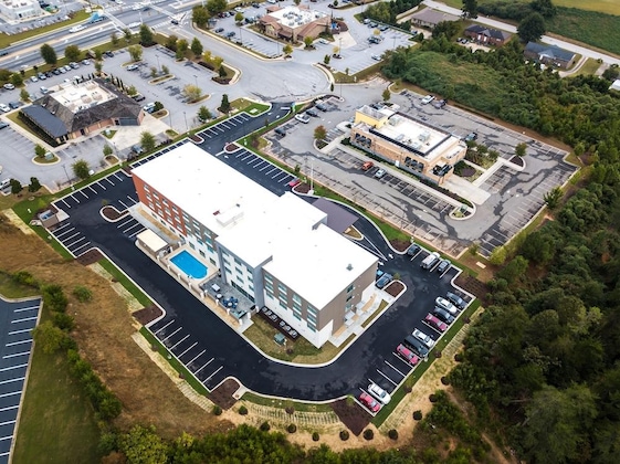 Gallery - Holiday Inn Express & Suites Gainesville - Lake Lanier Area By Ihg