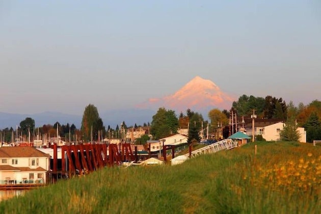 Gallery - On The Columbia Vacation Apartments