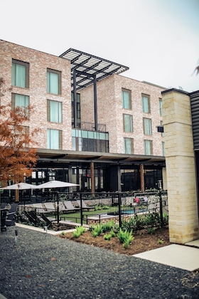 Gallery - The George, By Valencia Hotel Collection