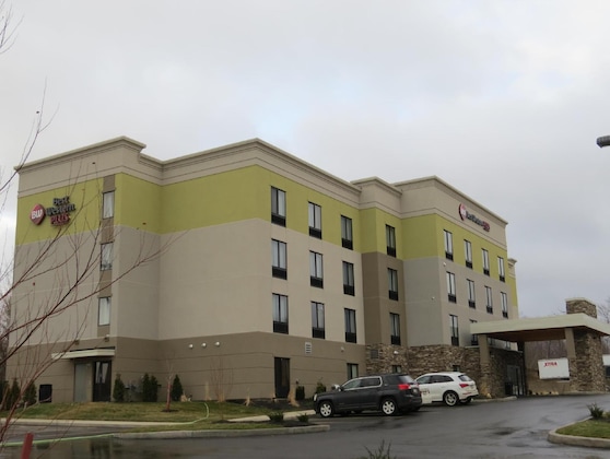 Gallery - Spark By Hilton Erie