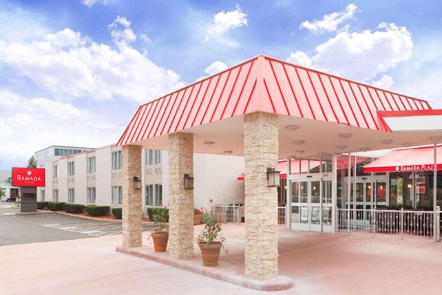Gallery - Ramada Plaza By Wyndham Chicago North Shore